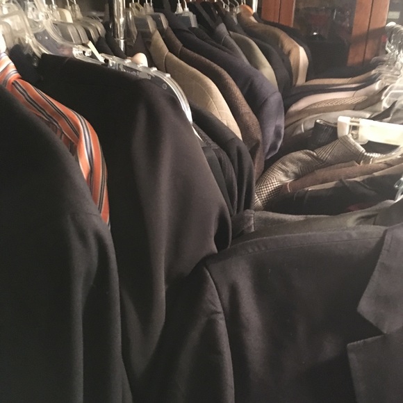 Meet Poshers Luckee & Lucee  Women & Men Apparels - Picture 8 of 8